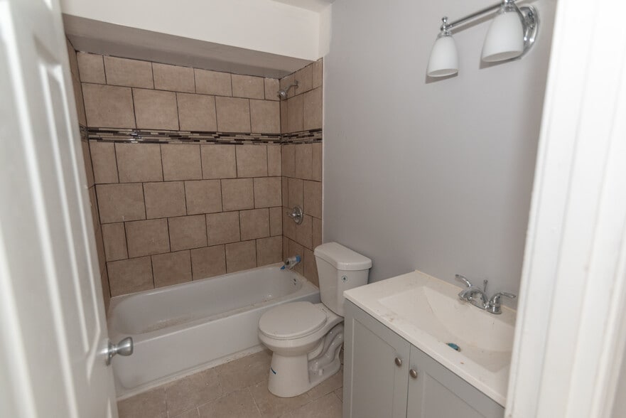 More Photos Of 4907-4921 Frederick Ave, Baltimore Apartments For Sale