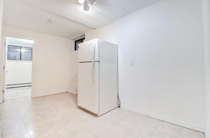 More Photos Of 5926 Bleecker St, Ridgewood Medical For Sale