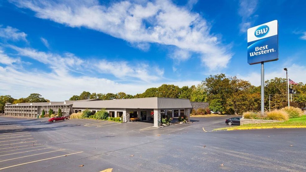 More Photos Of 8514 State Highway 76, Branson West Hotel For Sale