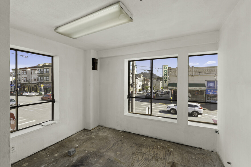 More Photos Of 900-910 Clement St, San Francisco Storefront Retail Office For Lease
