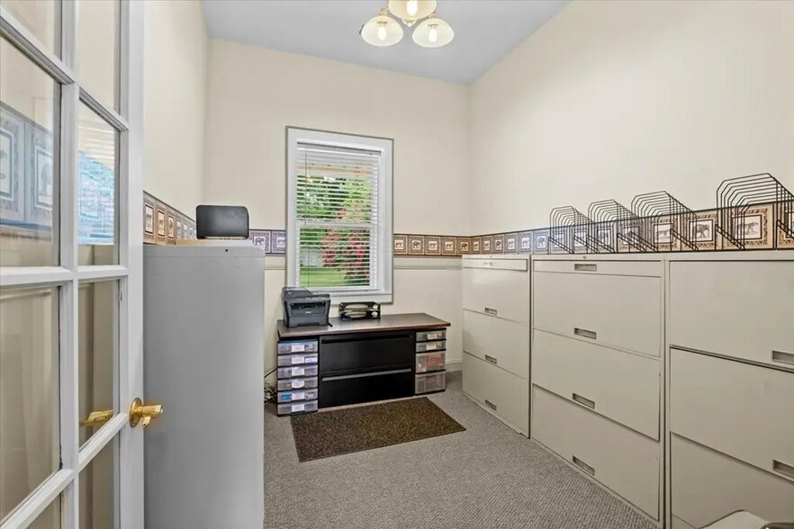 More Photos Of 313 Wolfe St, Cohutta Office For Sale