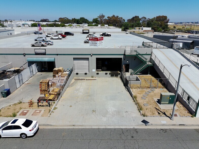 More Photos Of 3940 Pixie Ave, Lakewood Warehouse For Sale