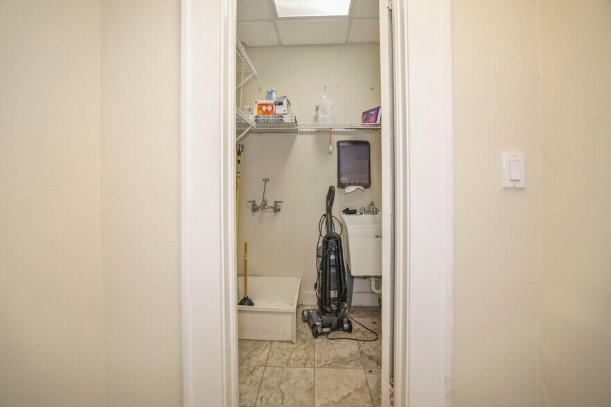 More Photos Of 155 8th St N, Saint Petersburg Office Residential For Lease