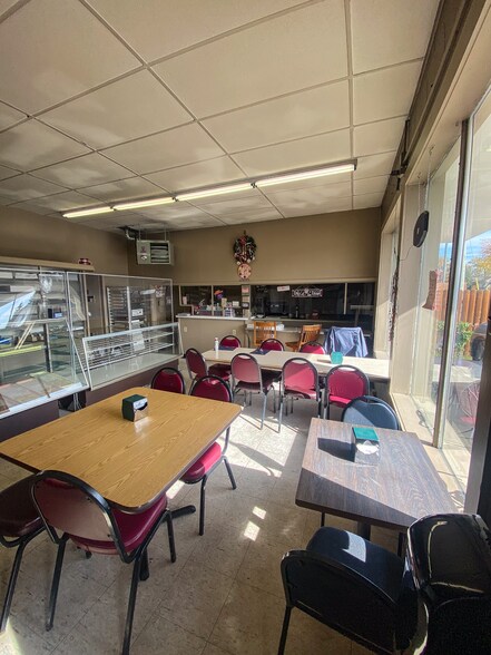 More Photos Of 915 E Lincoln Hwy, New Haven Restaurant For Sale