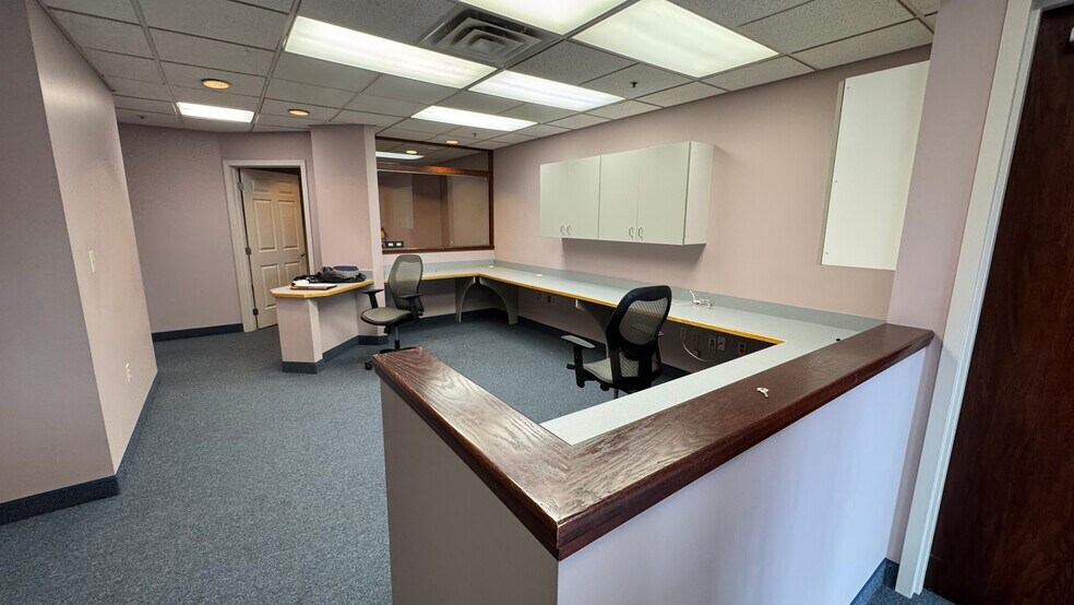 More Photos Of 2925 William Penn Hwy, Easton Office For Lease