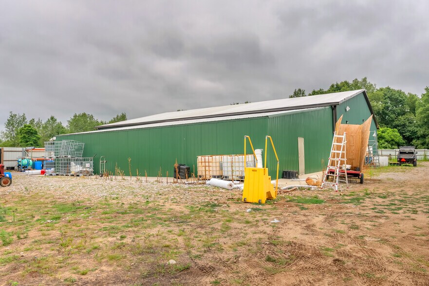 More Photos Of 21736 Bedford Rd N, Battle Creek Industrial For Sale
