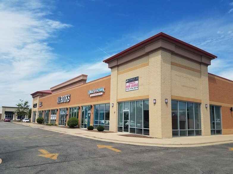 More Photos Of 31 Orland Square Dr, Orland Park Freestanding For Lease
