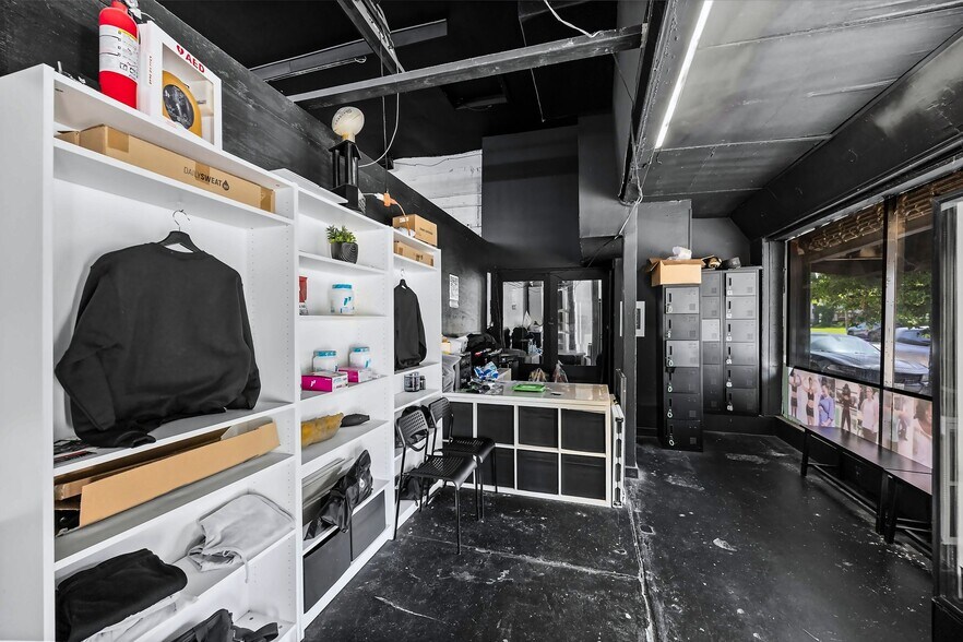 More Photos Of 2701 Emancipation Ave, Houston General Retail For Sale