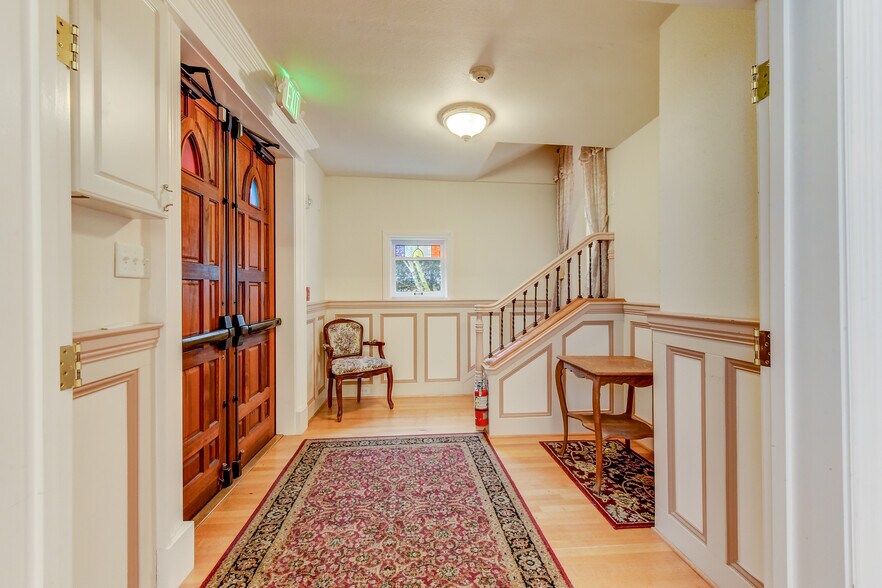 More Photos Of 1313 Washington St, Sumner Religious Facility For Sale