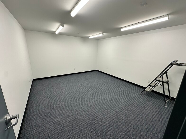 More Photos Of 4865 Arthur Kill Rd, Staten Island Warehouse For Sale