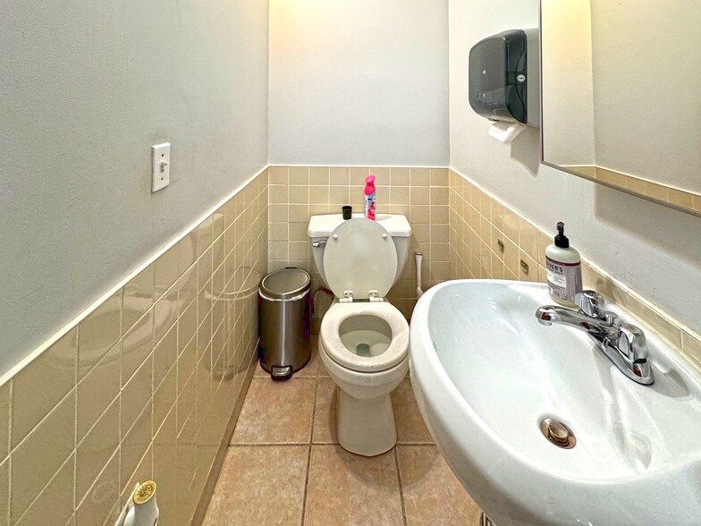 More Photos Of 15 Ocean Ave, Brooklyn Medical For Lease