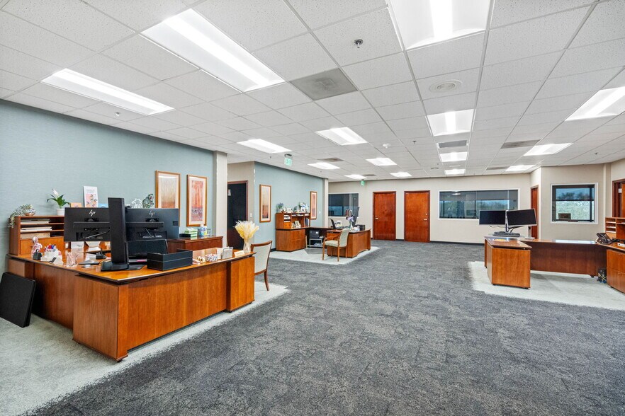 More Photos Of 6801 E Hillsborough Ave, Tampa Office Residential For Sale