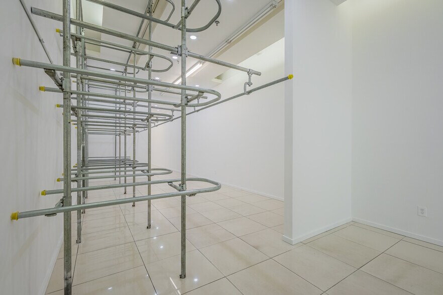 More Photos Of 1212 S San Pedro St, Los Angeles Storefront Retail Office For Lease