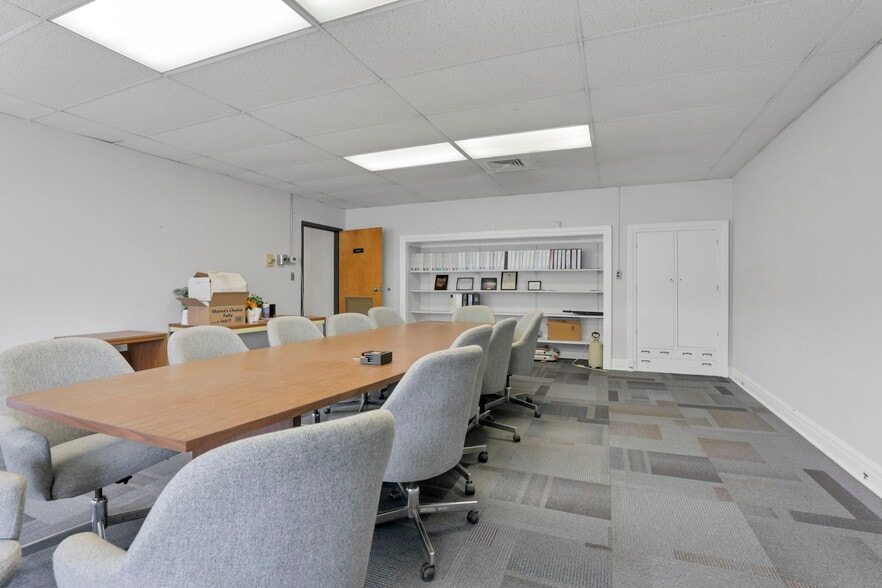More Photos Of 300 E Auburn Ave, Springfield Office For Sale