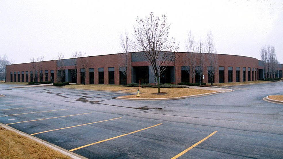 More Photos Of 431 Lakeview Ct, Mount Prospect Light Distribution For Lease