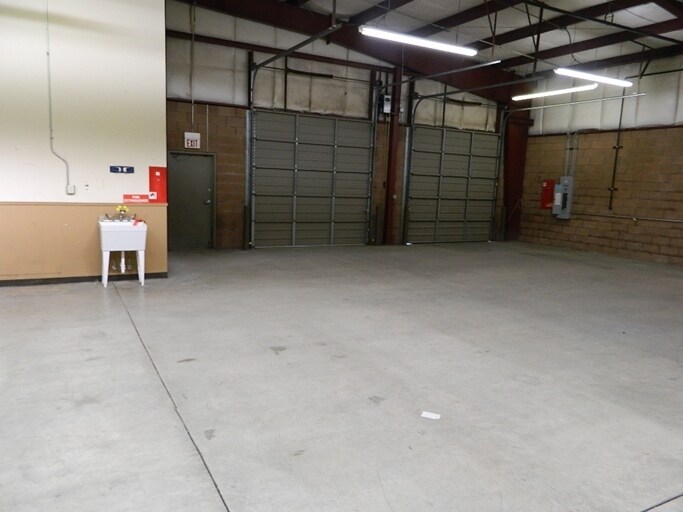 More Photos Of 5851 Advantage Cv, Memphis Warehouse For Lease