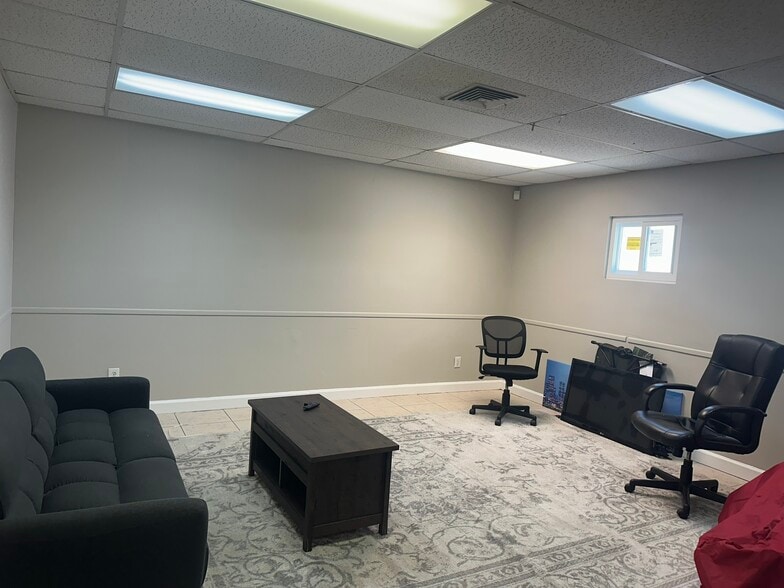 More Photos Of 710 1st Ave SW, Largo Office For Lease