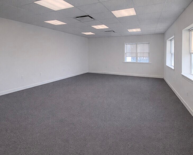 More Photos Of 133 E Putnam Ave, Cos Cob Office For Lease