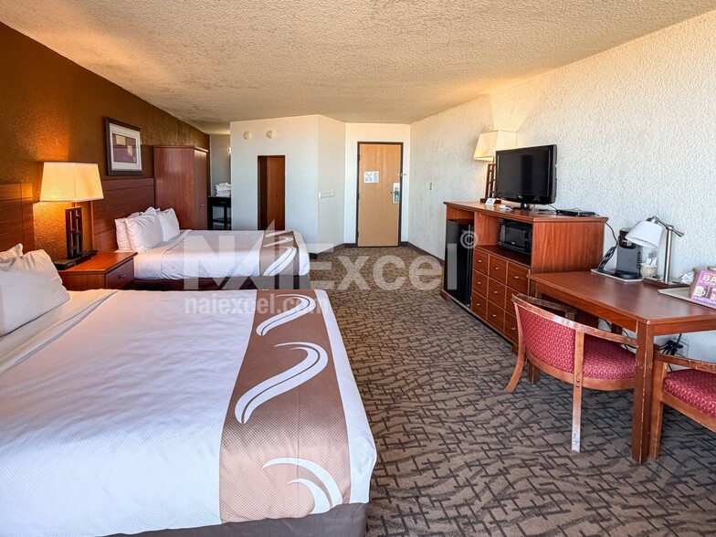 More Photos Of 287 N Lake Powell Blvd, Page Hotel For Sale