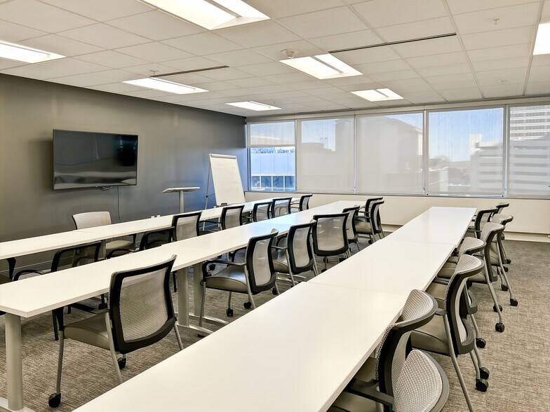 More Photos Of 7777 Bonhomme Ave, Clayton Coworking Space