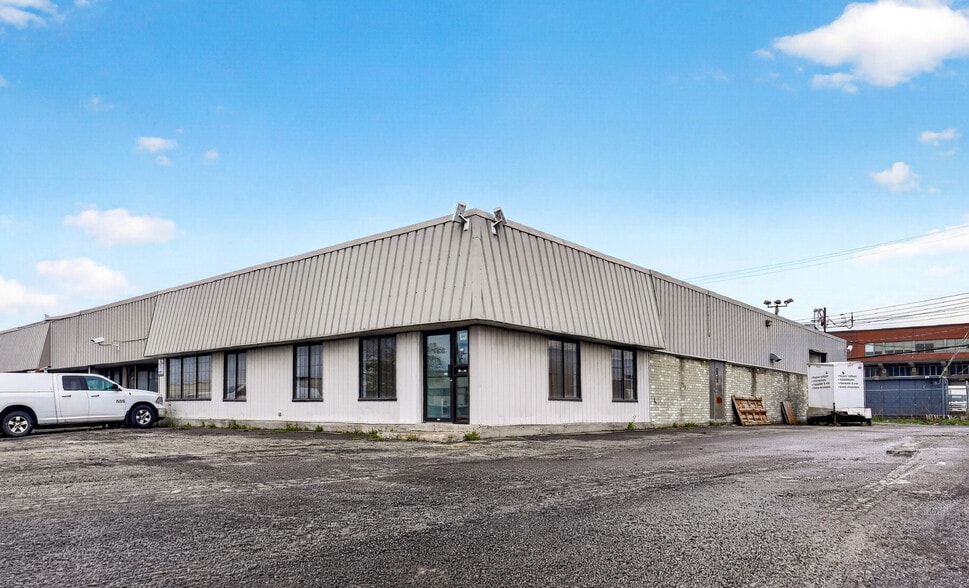 More Photos Of 2082-2106 Chartier, Dorval Industrial For Sale