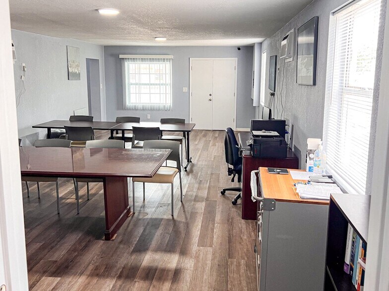 More Photos Of 1110 E Laura St, Plant City Funeral Home For Sale