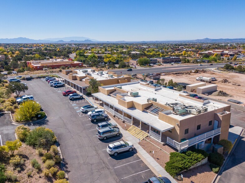 More Photos Of 435 Saint Michaels Dr, Santa Fe Medical For Lease