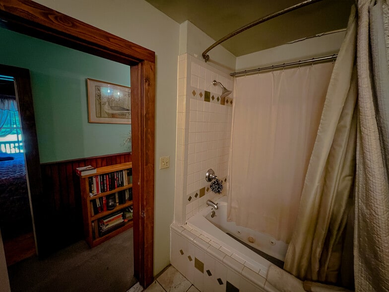 More Photos Of 7 Depot St, Long Eddy Hotel For Sale