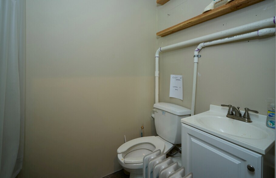 More Photos Of 7078 Easton Rd, Pipersville Auto Repair For Sale
