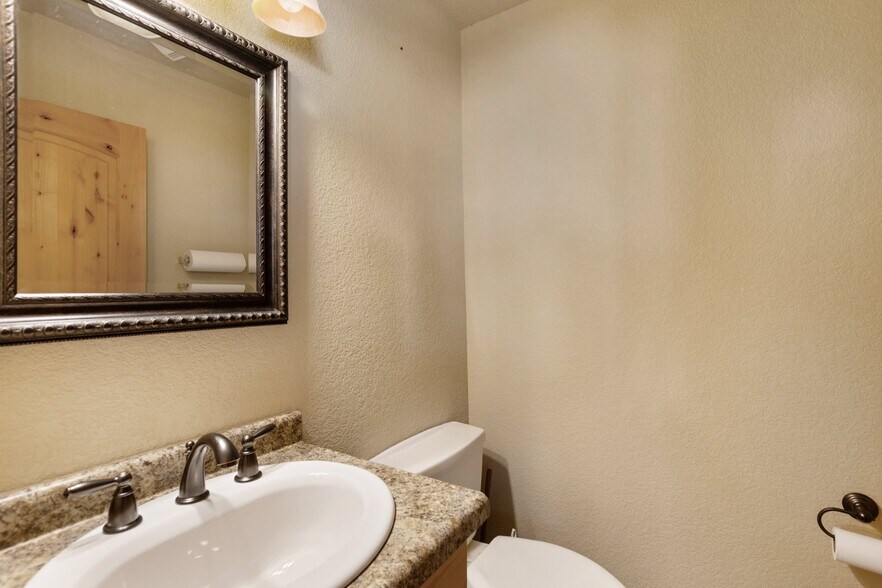 More Photos Of 350 N Pine St, Woodland Park Medical For Sale