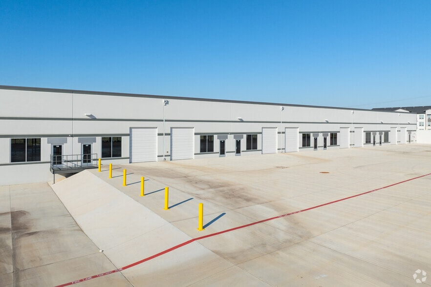 More Photos Of 5305 N Mays St, Georgetown Unknown For Lease