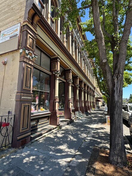 More Photos Of 1-7 4th St, Petaluma Storefront Retail Office For Lease