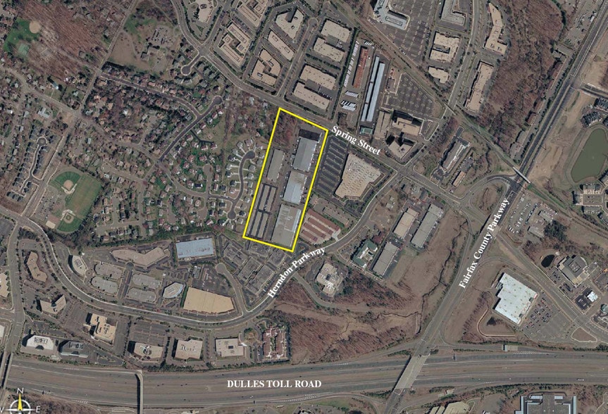 More Photos Of 301-366 Victory Dr, Herndon Flex For Lease