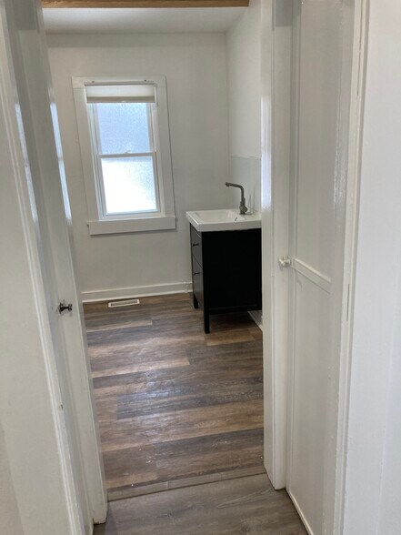 More Photos Of 736 N Washington St, Naperville Loft Creative Space For Lease