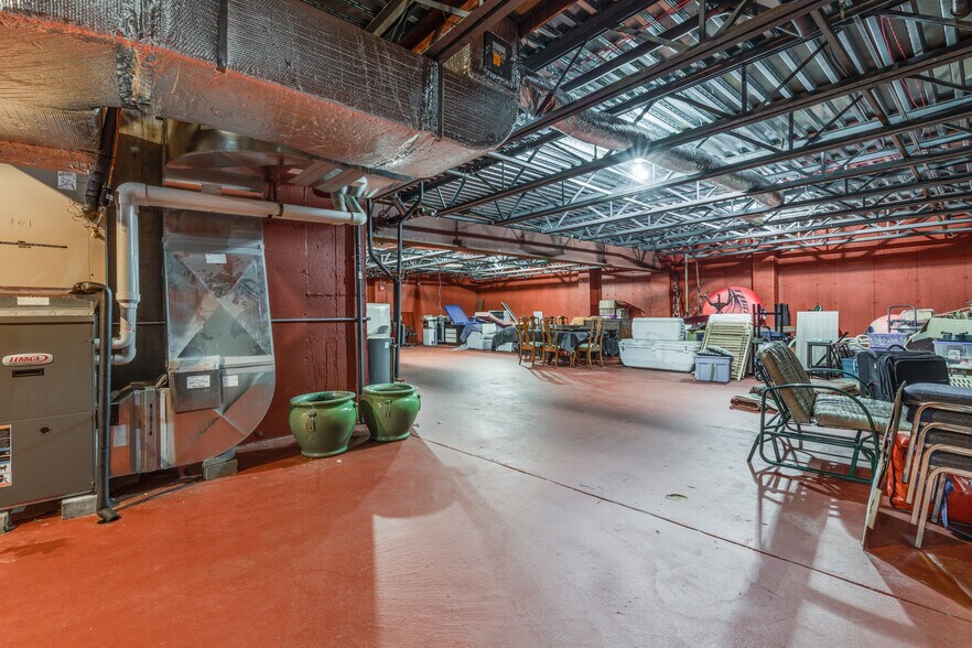 More Photos Of 223 W Montauk Hwy, Hampton Bays Medical For Lease