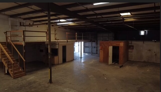 More Photos Of 2245 Whitfield Ind Way, Sarasota Warehouse For Lease