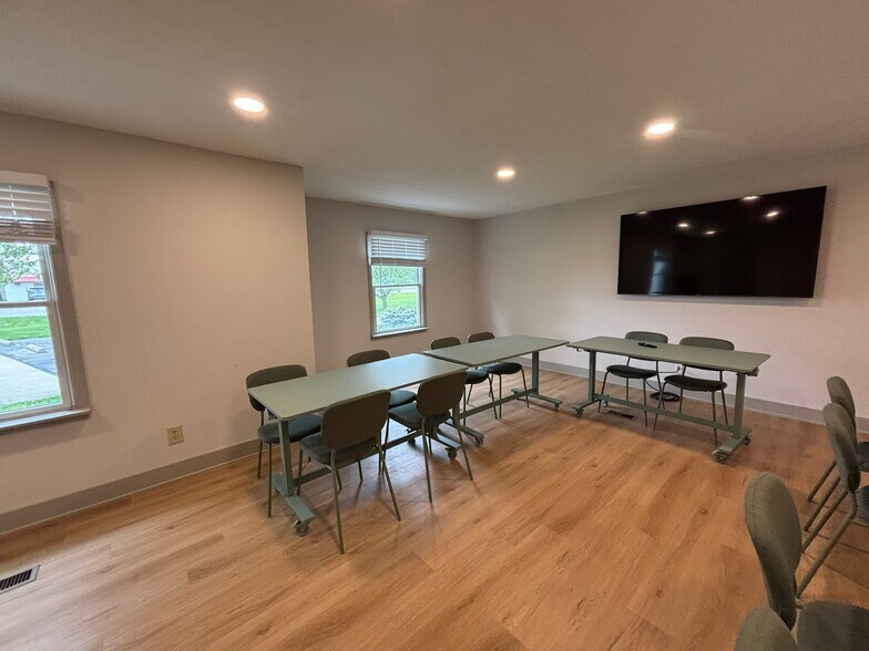More Photos Of 600 S Barron St, Eaton Office For Lease