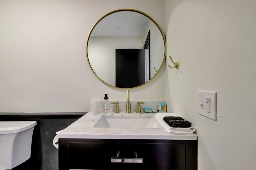 More Photos Of 233 Broad St, Nevada City Hotel For Sale