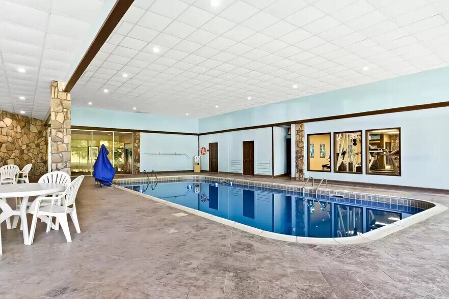 More Photos Of 2541 Chestnut Ridge Rd, Grantsville Hotel For Sale