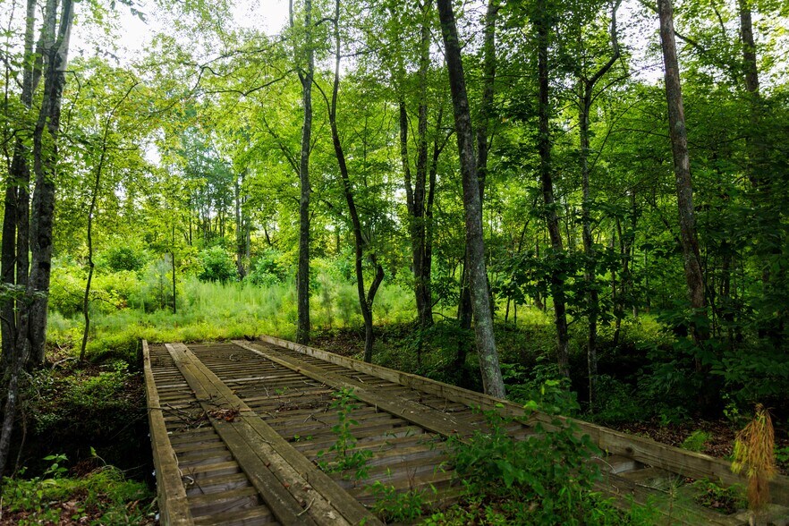 More Photos Of 2199 Roosterville Rd, Roopville Horse Stables For Sale