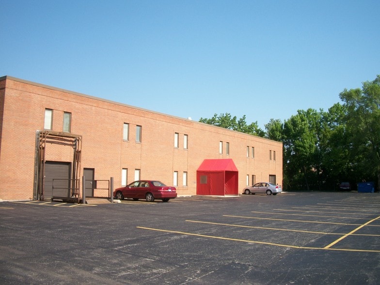More Photos Of 909 S Route 83, Elmhurst Office For Lease