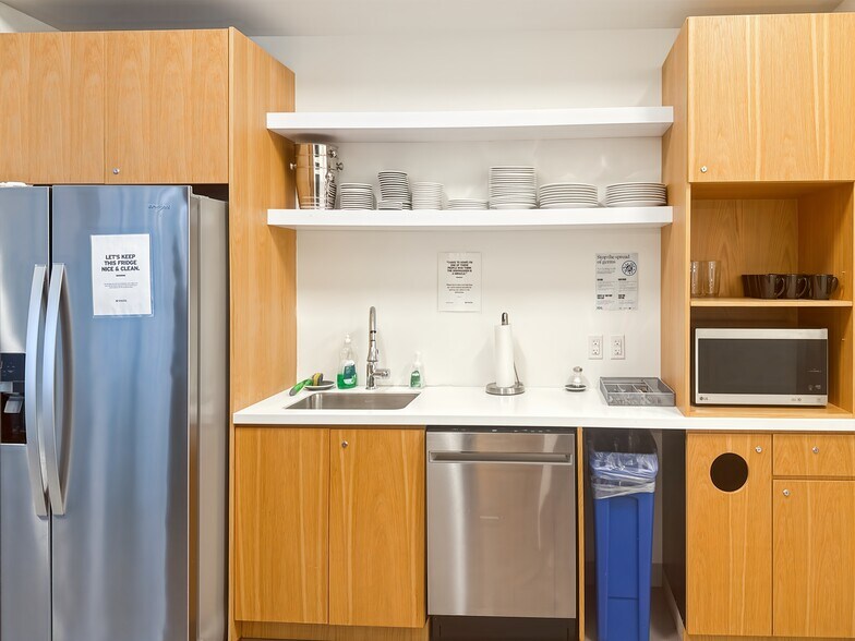 More Photos Of 11 Peel Ave, Toronto Coworking Space