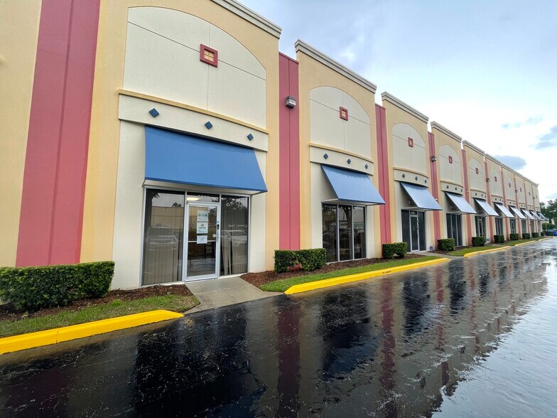 More Photos Of 6614 Kingspointe Pky, Orlando Distribution For Lease