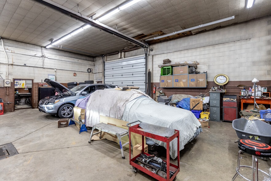 More Photos Of 252 Kenmore Ave, Buffalo Auto Repair For Sale