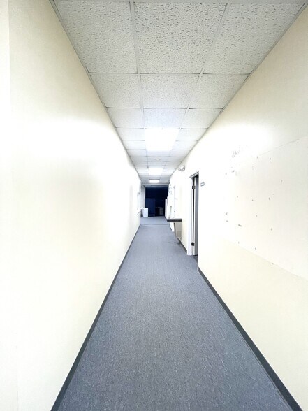 More Photos Of 2443 St Johns Bluff Rd S, Jacksonville Service For Sale