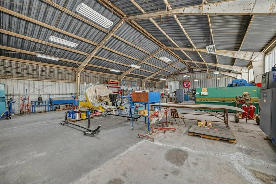 More Photos Of 925 M St, Firebaugh Manufacturing For Sale