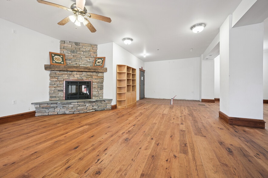 More Photos Of 56 Main St, Stamford Hotel For Sale