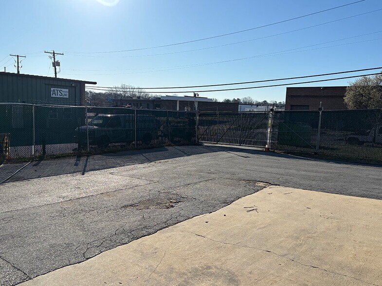 More Photos Of 7600 Penn Belt Pl, District Heights Warehouse For Lease