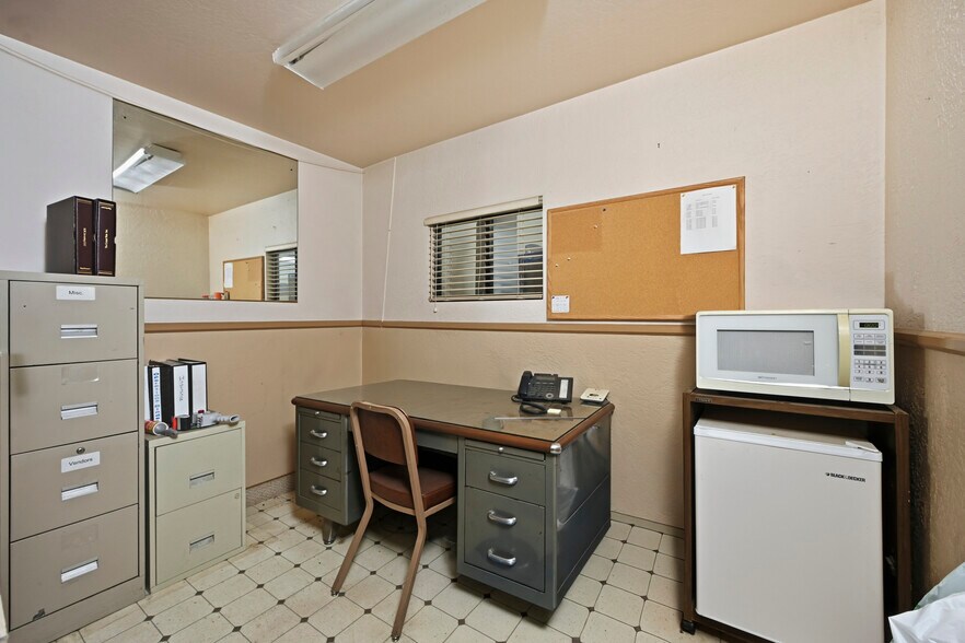 More Photos Of 3511 Redwood St, Clearlake Freestanding For Sale