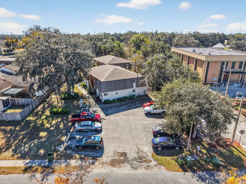 More Photos Of 643 W Oak Terrace Dr, Leesburg Apartments For Sale